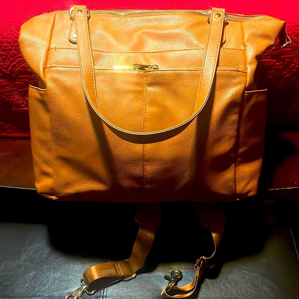 New baby bag never been use very easy to carry